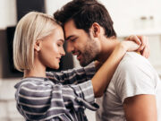 Повеќе од пријатели, помалку од љубовен пар: пет хороскопски знаци се мајстори за врски без обврски