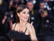 (Видео) Ничиј поглед не се задржа на нејзиното убаво лице