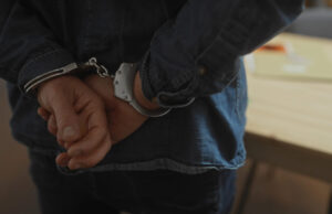 Претепал сограѓанин и му се заканувал со пиштол пред кафеана, приведен жител на Грчец