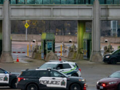 Ученик за пукањето во училиштето во Канада: Ја забарикадиравме вратата со клупи