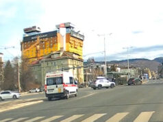 (Видео) Страшна сообраќајна несреќа во Сараево: 23-годишник загина кога го удри трамвај на станица