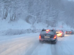 Поради врнежи од снег воведена забрана за камиони и автобуси на патот Тетово-Попова Шапка