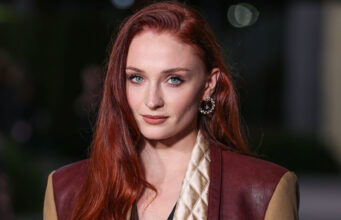 (Фото) Ѕвездата од „Игра на тронови“ го прослави 30-тиот роденден во провокативна облека