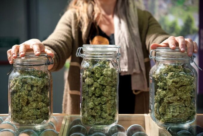 marihuana-amsterdam-prodazba