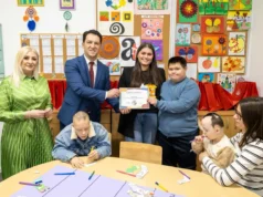 Првиот заменик-претседател на Владата Беким Сали го посети ООУ Ресурсниот центар „Иднина“ по повод Меѓународниот ден на лицата со Даунов синдром