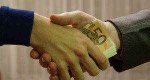 МВР со детали за апсењето на Анакиев : Побарал поткуп од 100.000 евра а примил 50.000 како прва рата