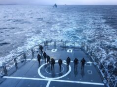 Велика Британија испраќа воен брод и хеликоптери на Кипар