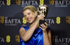 Ѕвездата од „Хамнет“: Глумата ми помогна да се справам со менталните проблеми