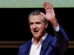 Гувернерот на Калифорнија: Не грижи се, Америка! Цените на бензинот растат, но Трамп заработува одлично