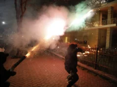 (Видео) Протест во Албанија: Фрлени молотови коктели врз владата