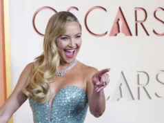 (Видео) Оваа жена е рај за очите секогаш кога ќе се појави