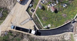 Нови улици за жителите на Трн: Во тек асфалтирање на пет патни правци во Битолско