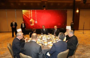 Владата организира ифтарска вечера