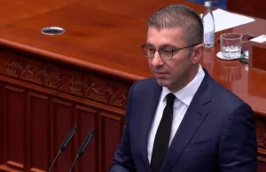 За две години во администрацијата ќе имаат за 40% повисока плата, на владина седница помина Колективниот договор којшто државните институции ќе го потпишуваат со вработените, соопшти Мицкоски