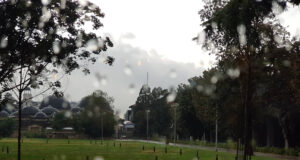 Променливо облачно време со врнежи од дожд и снег до вторник