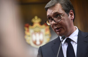 Вучиќ лут на граѓаните: „Отидоа да се сончаат во Дубаи и не ме слушаа што зборував“