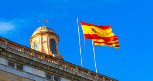 Шпанија се согласи да соработува со американската војска, според портпаролката на Белата куќа