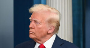 Трамп: Иран не мора да биде демократија