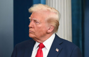 Трамп: Иран не мора да биде демократија