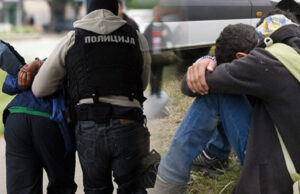 Уапсен Турчин: во патничко возило превезувал пет лица мигранти