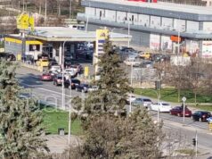 (Фото) Колони возила на бензинските пумпи по објавата на новите цени на горивата