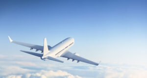 Авиоиндустријата во најтешка криза од пандемијата поради конфликтот на Блискиот Исток