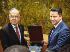 Бегај пречекан со високи почести во Гостивар, Валбон Лимани му го додели „Клучот на градот“