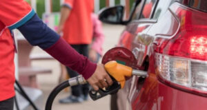 „Горивата пак ќе поскапат, задоцнетата и половична мерка на Мицкоски без ефект“, велат од СДСМ