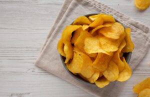 Кардиолог предлага со што да ги замените чипсот и слатките