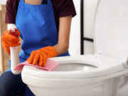 Брз трик за чистење: Бањата може да блесне за 12 минути