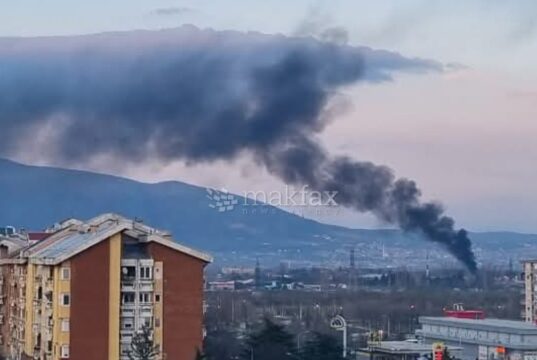 Густ црн чад во Скопје: Пријавено лице што палело кабли во Маџари