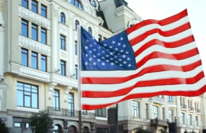 Поради стравот од ширење на војната во Иран, САД наредија безбедносна проверка на сите амбасади