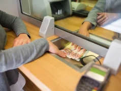 Вработена на шалтер во банка, наместо на сметка да стави 39.000 евра, си ги зела за себе