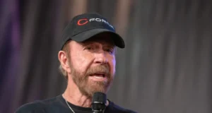 Почина актерот Чак Норис