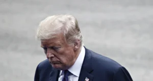 Трамп: Го уништуваме Иран, но нема долго да останеме