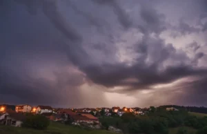 Силно невреме ја погоди и Словенија, илјадници домаќинства без струја