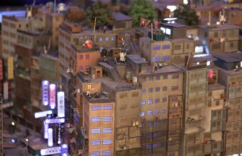 35.000 луѓе во 350 згради: „Мрачниот град“ во кој владееле криминал и анархија