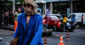 (Фото) Хит бојата за пролет: Ќе му даде на секој аутфит свеж и софистициран изглед