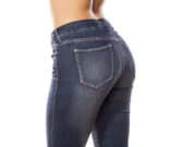 (Фото) Фармерките за кои зборува цел свет – хит или тотално промашување?