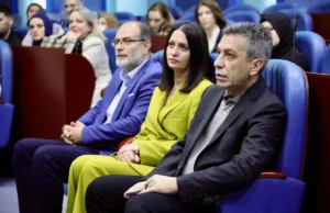 Меџити: 13 наставници добија трајни решенија