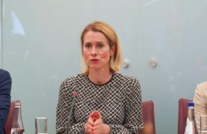 Калас: Одлуката на САД да ги ублажи санкциите врз руската нафта не можеше да дојде во полошо време за Украина