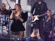 (Видео) Кели Кларксон: Никогаш не ги добив ветените милион долари од „Американски идол“