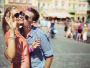 Пет хороскопски знаци кои ќе ја пронајдат љубовта оваа пролет