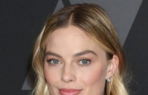 (Видео) Таа е толку убава што сè ѝ одговара – и новата фризура и новиот стил