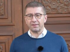 Мицкоски: Британскиот амбасадор ги демантираше лагите на СДСМ за мигрантите, таков договор не постои и никогаш не постоел