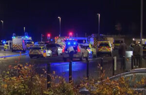 Седум лица тешко повредени во Англија откако автомобил удрил во пешаци