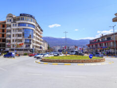 Двајца малолетници без возачка фатени зад волан во Охрид и Струга, одземени автомобилите