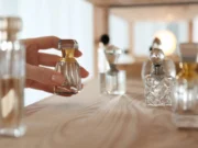 Дали носите ист парфем секој ден: еве зошто не би требало