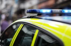 Мајка фрлила бебе од трети кат во Лондон, девојчето починало