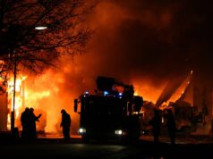 (Видео) Огромен пожар на Централната железничка станица во Глазгов: евакуации поради уривање на зграда